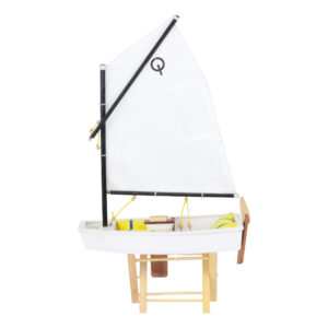 Optiparts pienoismalli 1:15 puujalustalla